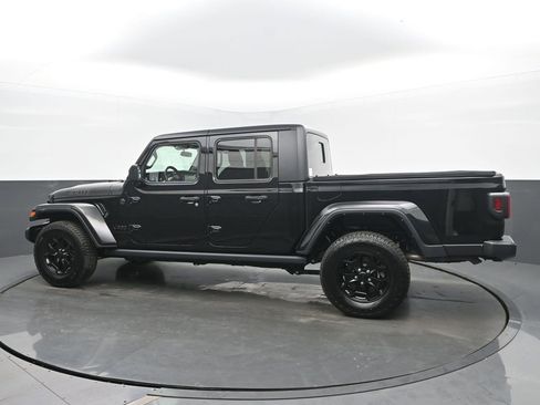 Used 2022 Jeep Gladiator Willys image 3