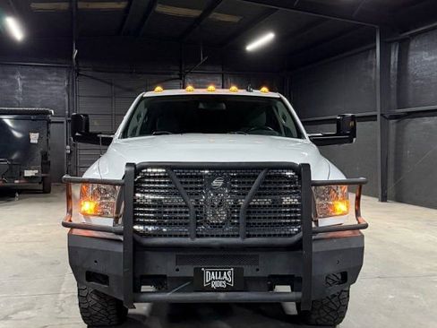 Used 2017 RAM 3500 Big Horn image 3