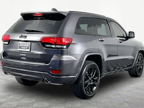 Used 2018 Jeep Grand Cherokee Altitude image 6
