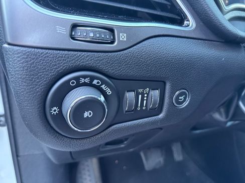 Used 2020 Jeep Cherokee Limited AWD/4WD image 11