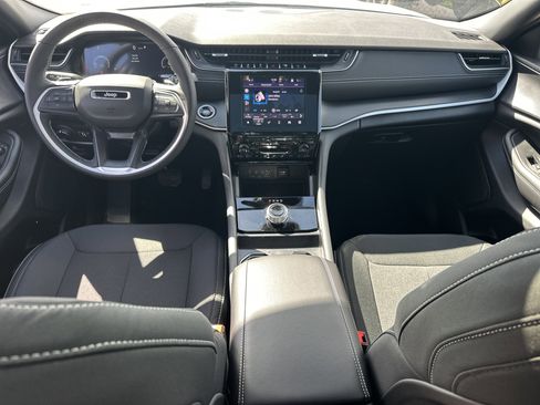 New 2026 Jeep Grand Cherokee Laredo X image 19