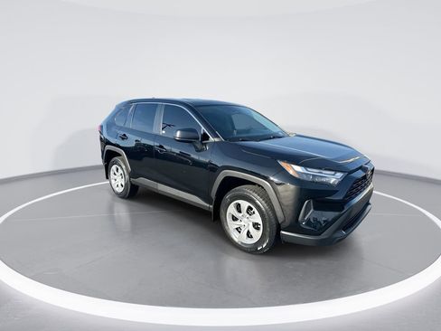 Used 2023 Toyota RAV4 LE AWD/4WD image 2