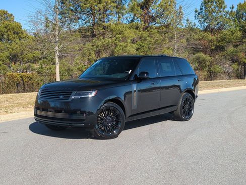New 2026 Land Rover Range Rover SV image 2