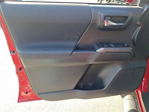 Used 2023 Toyota Tacoma TRD Off-Road image 12