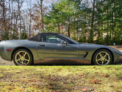 Used 2003 Chevrolet Corvette Convertible w/ Preferred Equipment Group1 image 19