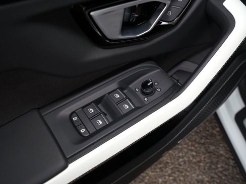 Used 2026 Lamborghini Urus SE image 29