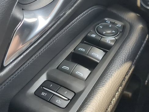 Used 2023 GMC Yukon Denali w/ Denali Reserve Package image 23