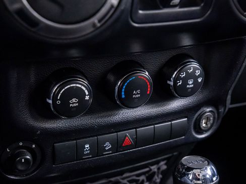 Used 2014 Jeep Wrangler Unlimited Sport AWD/4WD image 30