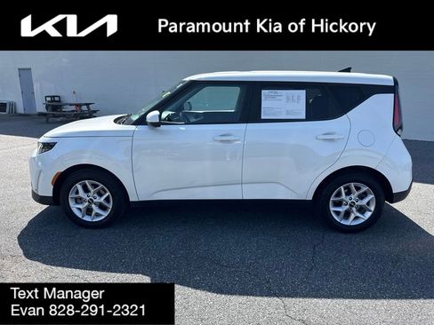 Used 2024 Kia Soul LX w/ Option Group 015 FWD image 4