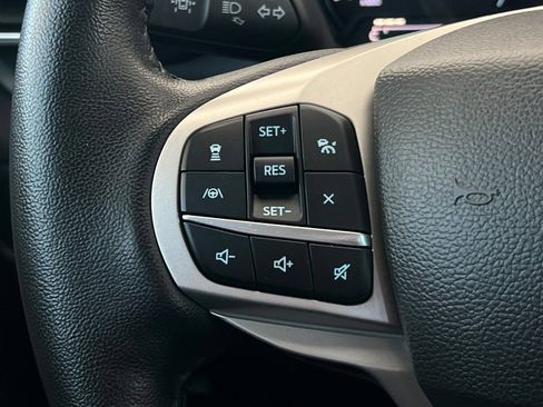 Used 2022 Ford Explorer XLT w/ Equipment Group 202A RWD image 34