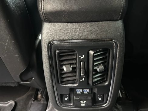 Used 2015 Jeep Grand Cherokee Summit w/ Platinum Series Group AWD/4WD image 29