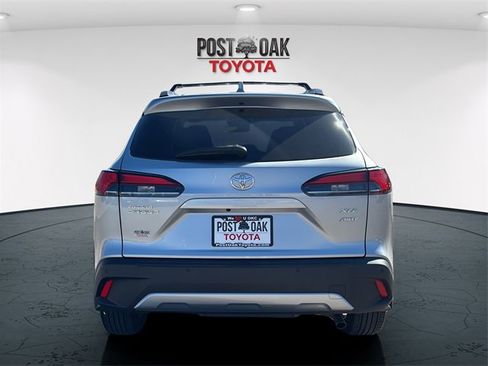 Used 2023 Toyota Corolla Cross XLE w/ Convenience Package image 6