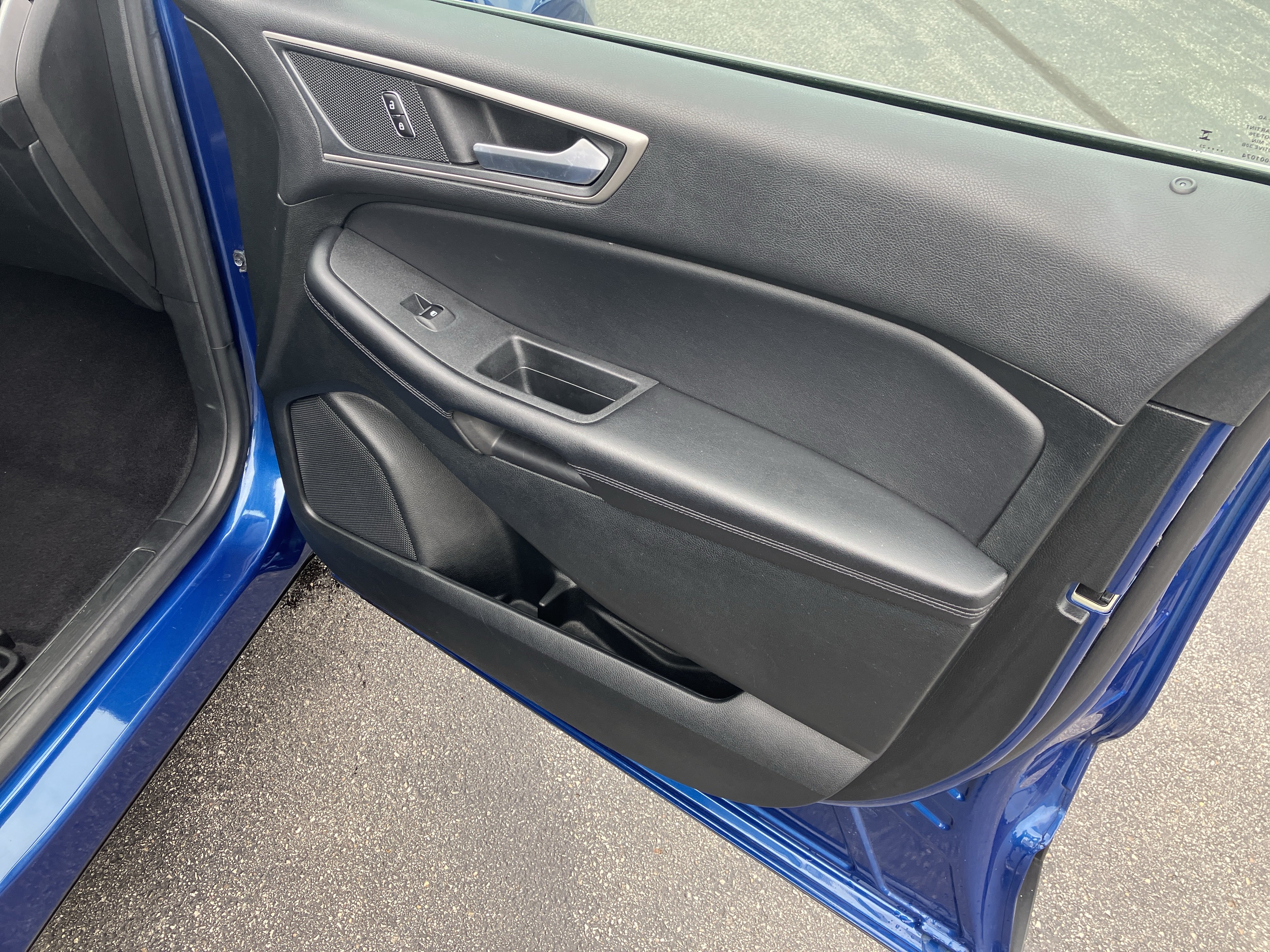 Used 2023 Ford Edge SEL AWD/4WD image 10