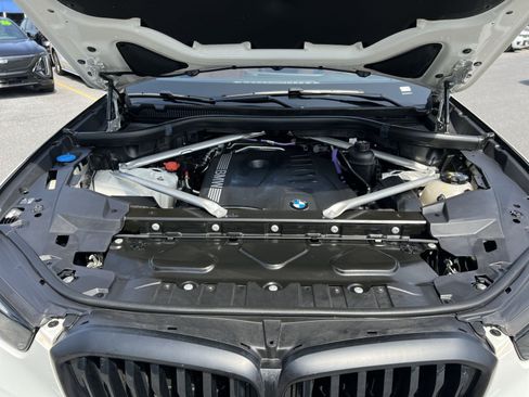 Used 2024 BMW X5 xDrive40i w/ M Sport Package AWD/4WD image 28