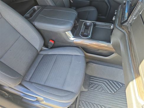 Used 2024 Chevrolet Silverado 2500 LT image 10