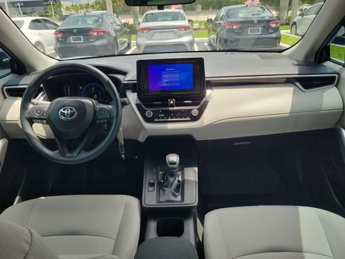 Used 2026 Toyota Corolla Cross L FWD image 16