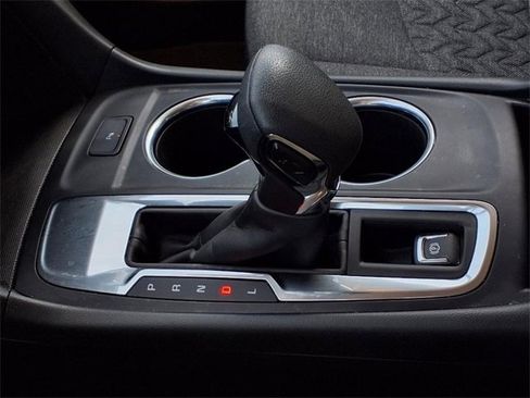 Used 2023 Chevrolet Equinox LT image 17