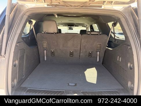 Used 2024 Chevrolet Suburban LT RWD image 27
