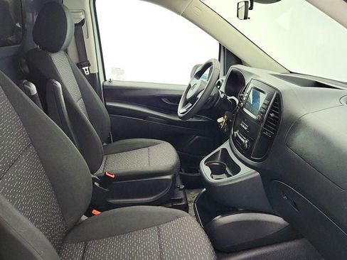 Used 2023 Mercedes-Benz Metris image 27