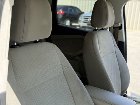 Used 2017 Ford Escape SE FWD image 29