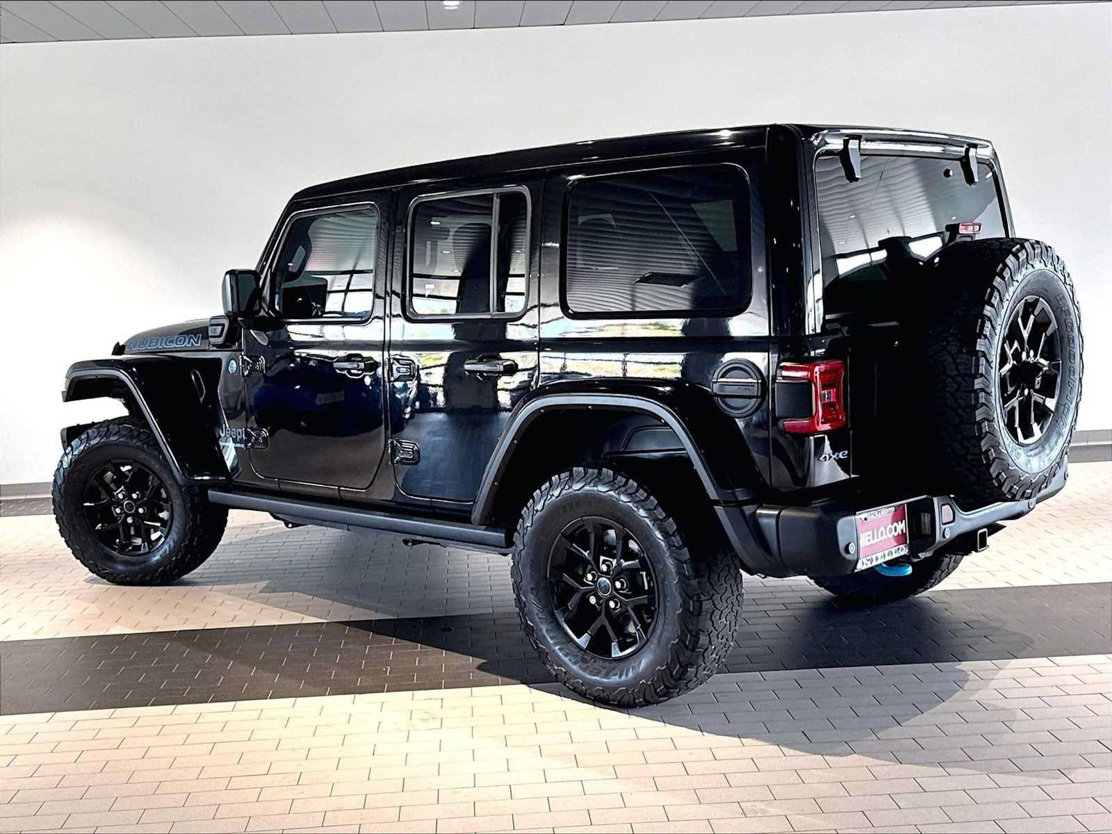 Used 2024 Jeep Wrangler Unlimited Rubicon 4xe AWD/4WD image 3