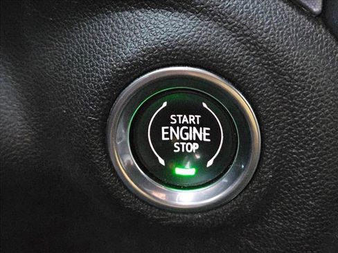 Used 2020 GMC Sierra 1500 SLT image 16