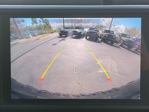 Used 2024 Jeep Wrangler Unlimited image 23