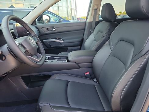 New 2026 Nissan Pathfinder SL FWD image 10