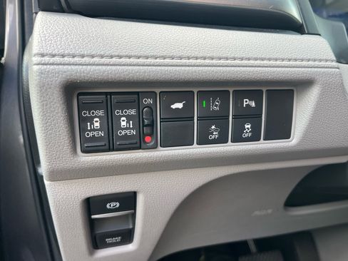 Used 2019 Honda Odyssey Touring image 17