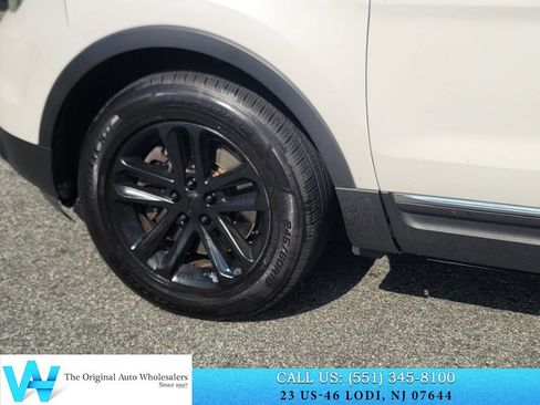 Used 2014 Ford Explorer XLT AWD/4WD image 17