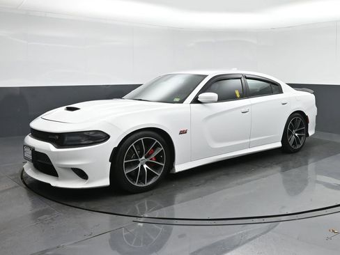 Used 2016 Dodge Charger R/T Scat Pack image 3