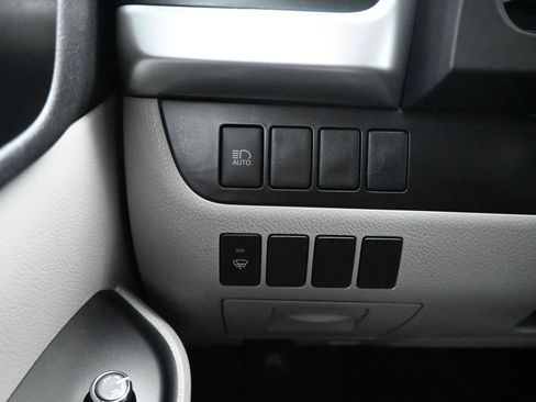 Used 2019 Toyota Highlander LE image 19