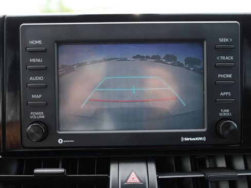 Used 2020 Toyota RAV4 LE AWD/4WD image 22