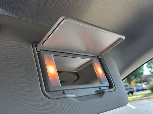 Used 2025 Ford Escape Platinum AWD/4WD image 22