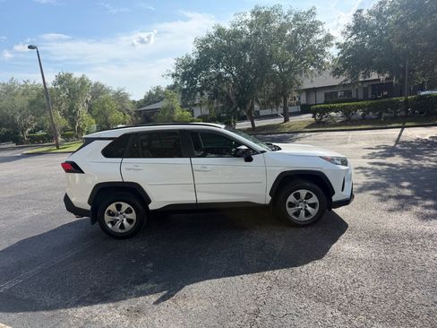 Used 2021 Toyota RAV4 LE FWD image 7