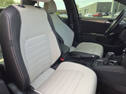 Used 2017 Volkswagen Jetta Sport FWD image 12
