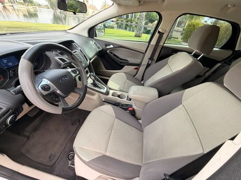 Used 2013 Ford Focus SE FWD image 8