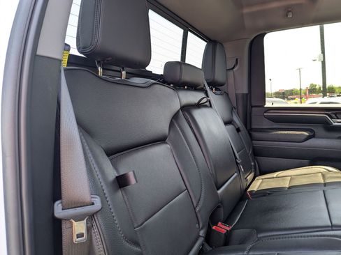 Used 2025 GMC Sierra 3500 Denali w/ Technology Package AWD/4WD image 26