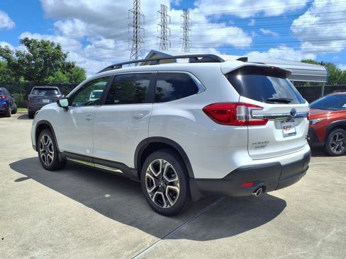 New 2025 Subaru Ascent Limited image 2