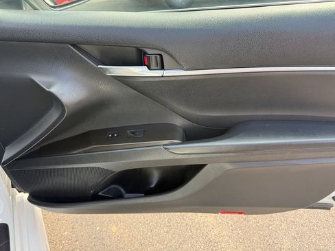 Used 2022 Toyota Camry SE FWD image 19