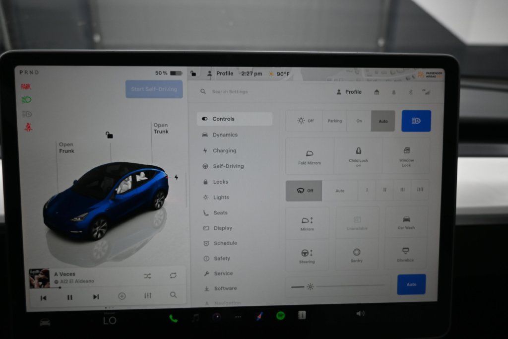 Used 2024 Tesla Model Y 2WD image 13