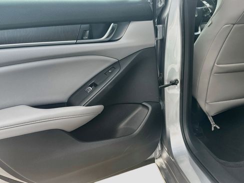 Used 2019 Honda Accord Touring image 26