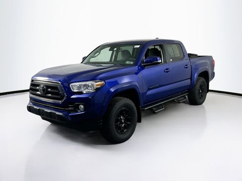 Used 2022 Toyota Tacoma SR5 w/ Technology Package image 1