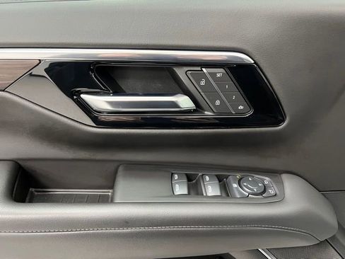 Used 2025 Chevrolet Tahoe Z71 image 24