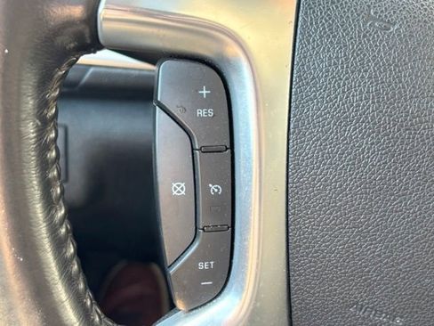 Used 2015 Chevrolet Traverse LT w/ Style and Technology Package FWD image 11