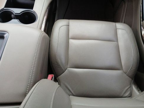 Used 2019 GMC Yukon SLT w/ Open Road Package image 18