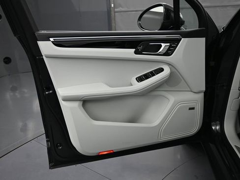 New 2026 Porsche Macan S AWD/4WD image 15
