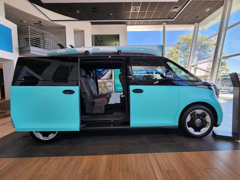 New 2025 Volkswagen ID. Buzz Pro S image 6