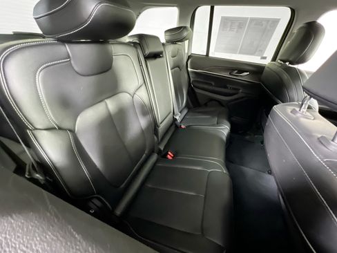 Used 2023 Jeep Grand Cherokee Limited AWD/4WD image 27