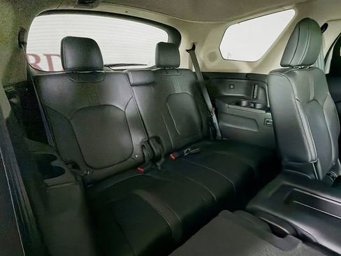 Used 2025 Honda Pilot Touring image 33